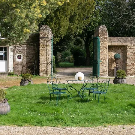 L'eco-domaine Du Chalonge Penzion 4*