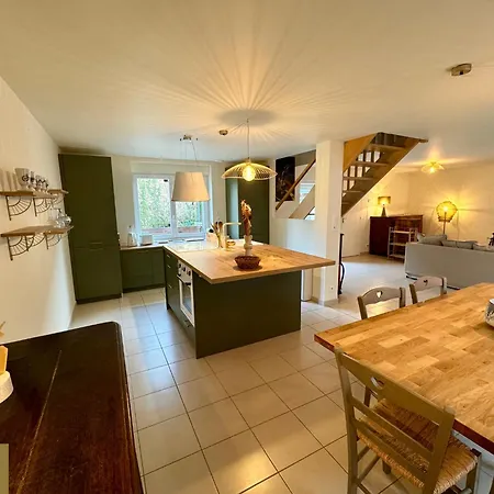 Pensión L'éco-domaine Du Chalonge 4*
